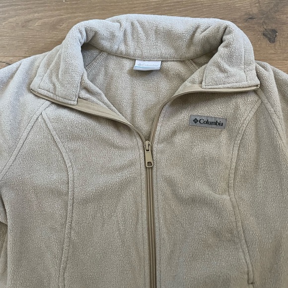Columbia women’s tan full zip fleece jacket size medium - Picture 3 of 4